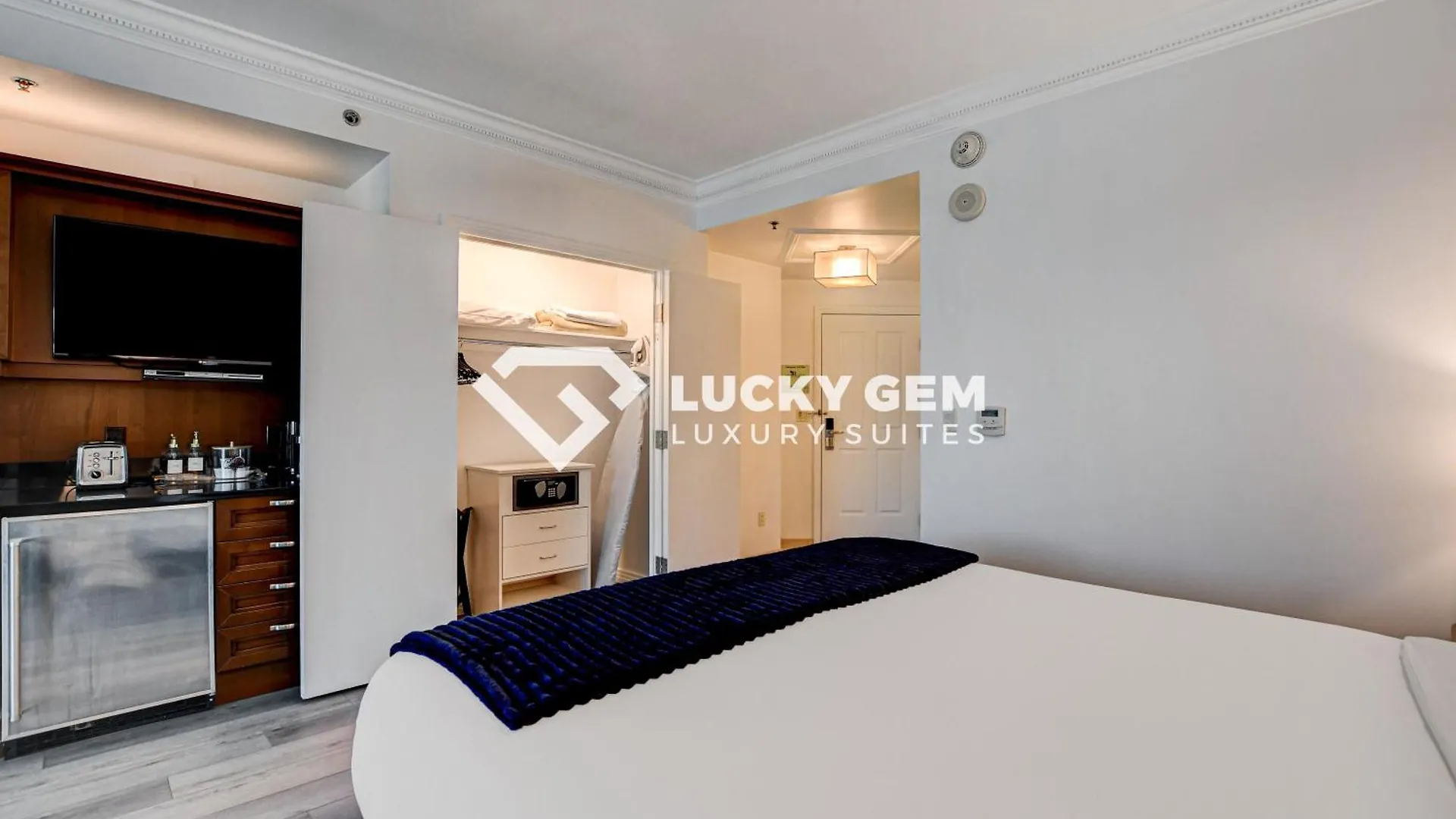 Lucky Gem Penthouse & Luxury Suites At Signature Resort, Balcony Strip View 2605 Las Vegas